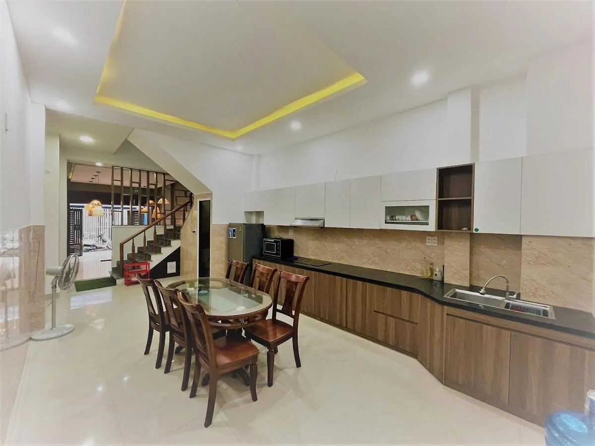 Ha Linh Home-My Khe Beach-Kitchen-High Speed Wifi Da Nang Holiday home