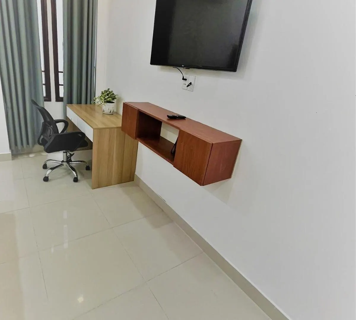 Ha Linh Home-My Khe Beach-Kitchen-High Speed Wifi Da Nang